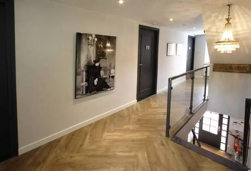 In De Witte Dame Hotel Bar Kitchen Apartments