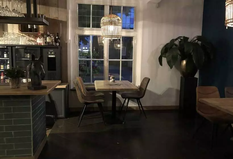 In De Witte Dame Hotel Bar Kitchen Apartments