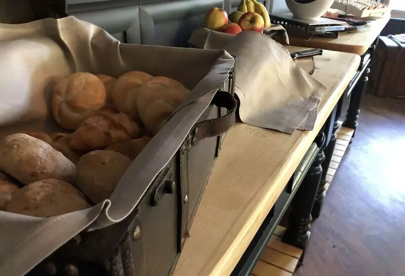 In De Witte Dame Hotel Bar Kitchen Apartments