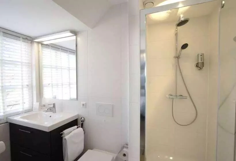 In De Witte Dame Hotel Bar Kitchen Apartments