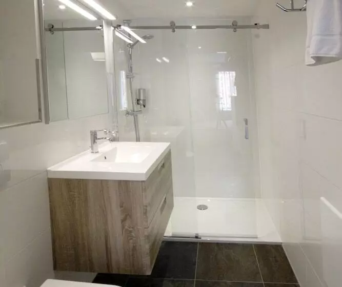 In De Witte Dame Hotel Bar Kitchen Apartments