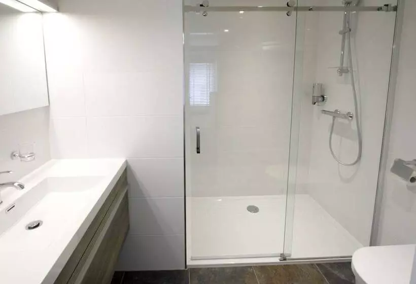 In De Witte Dame Hotel Bar Kitchen Apartments