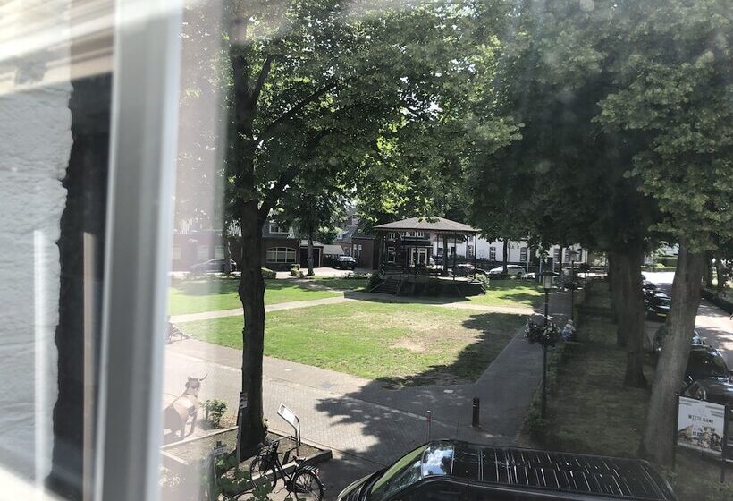 In De Witte Dame Hotel Bar Kitchen Apartments