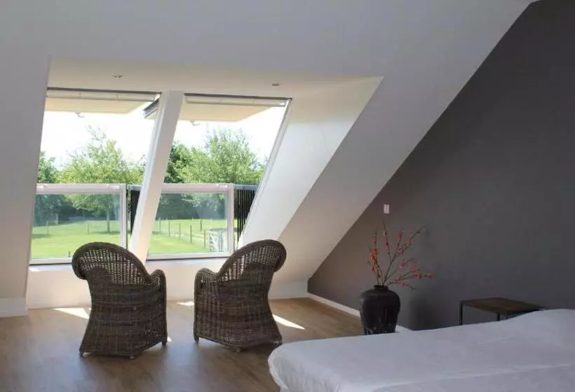 Hotelli Hof Van Renesse