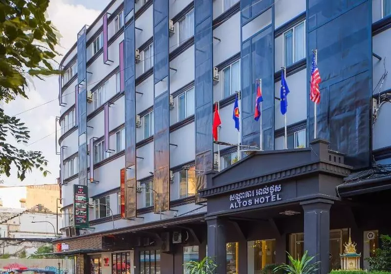 هتل Altos