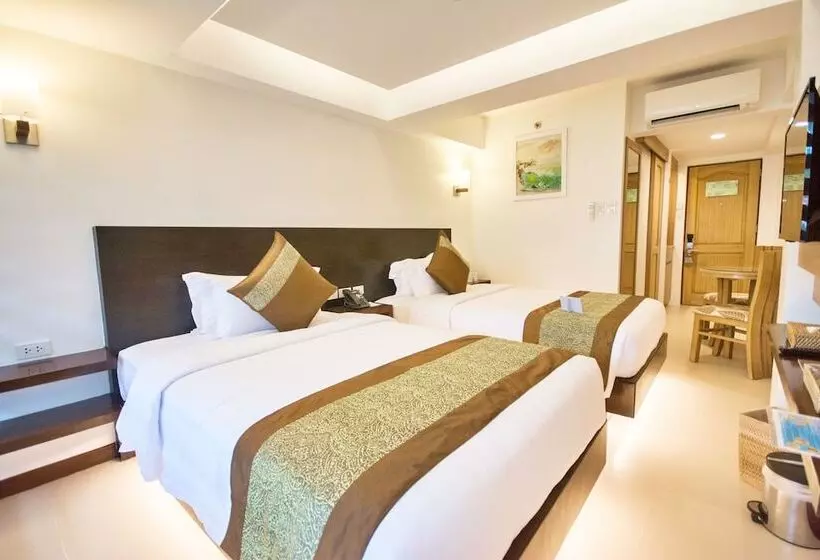 هتل Commander Suites De Boracay