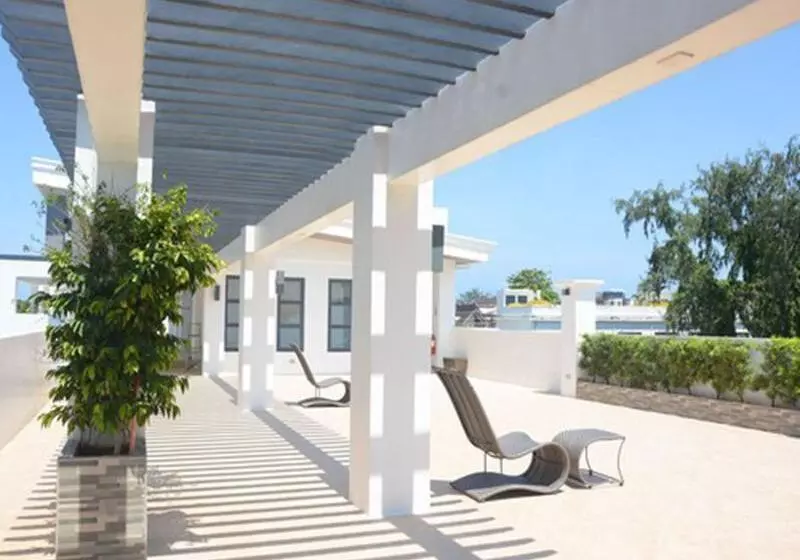 هتل Commander Suites De Boracay