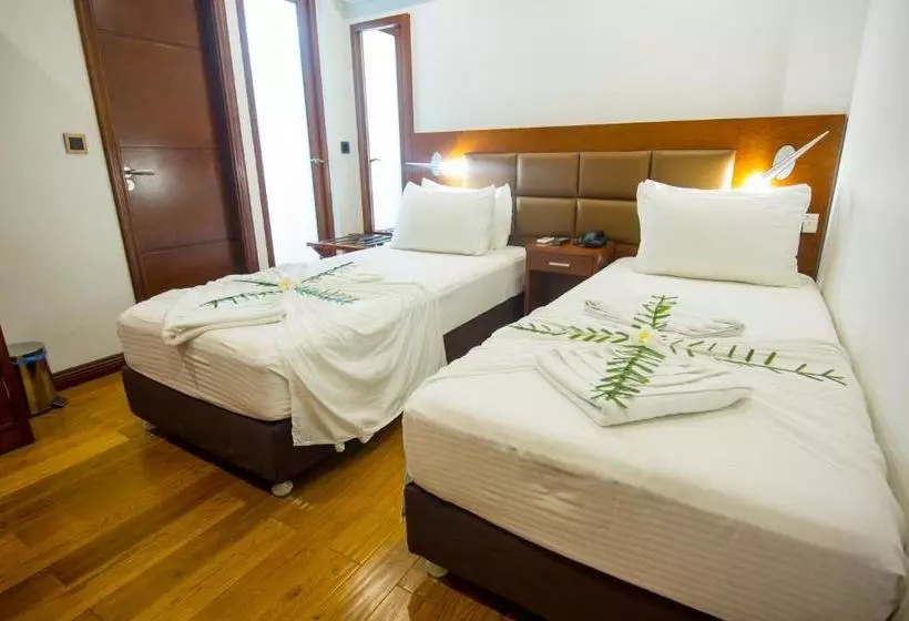 هتل Tropicana Beach & Spa