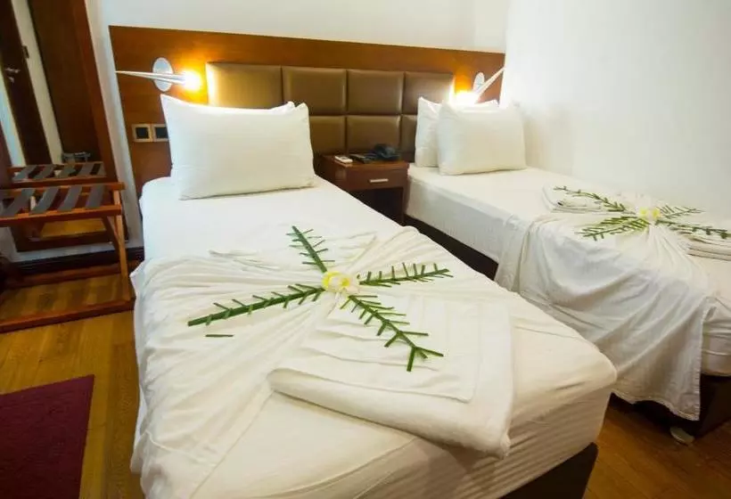 هتل Tropicana Beach & Spa