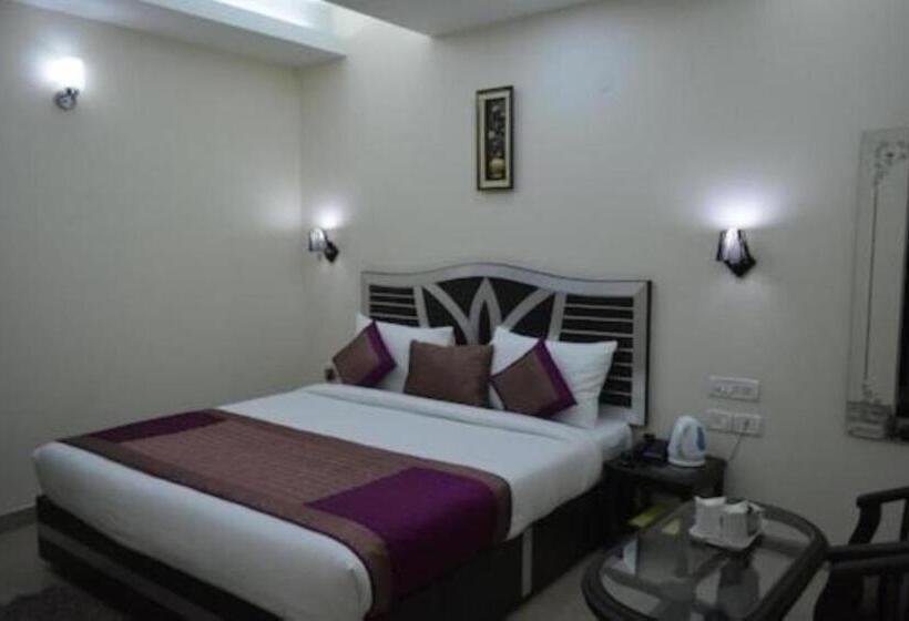 Jet Fox By Aero View Hotel, Delhi Airport