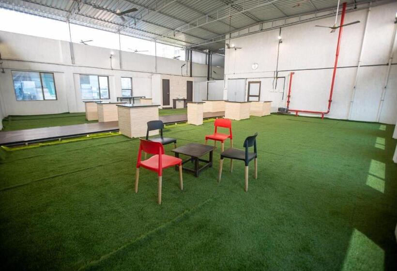 هتل Singh`s By Wb Inn, Vashi, Navi Mumbai