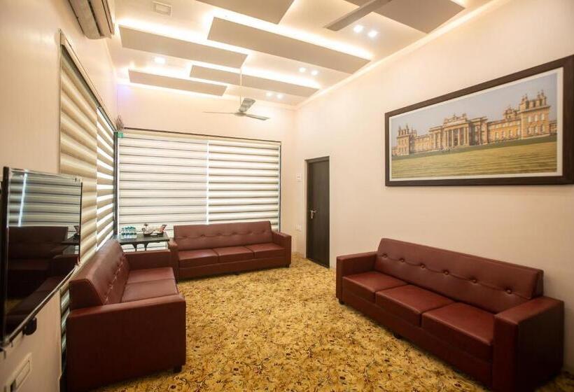 هتل Singh`s By Wb Inn, Vashi, Navi Mumbai