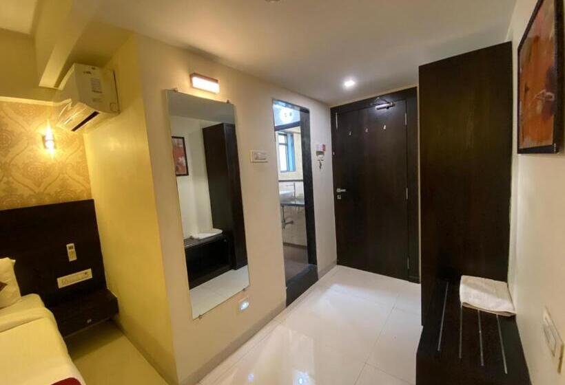 هتل Singh`s By Wb Inn, Vashi, Navi Mumbai