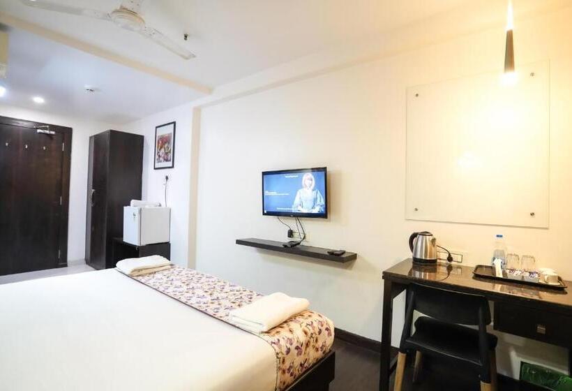 هتل Singh`s By Wb Inn, Vashi, Navi Mumbai