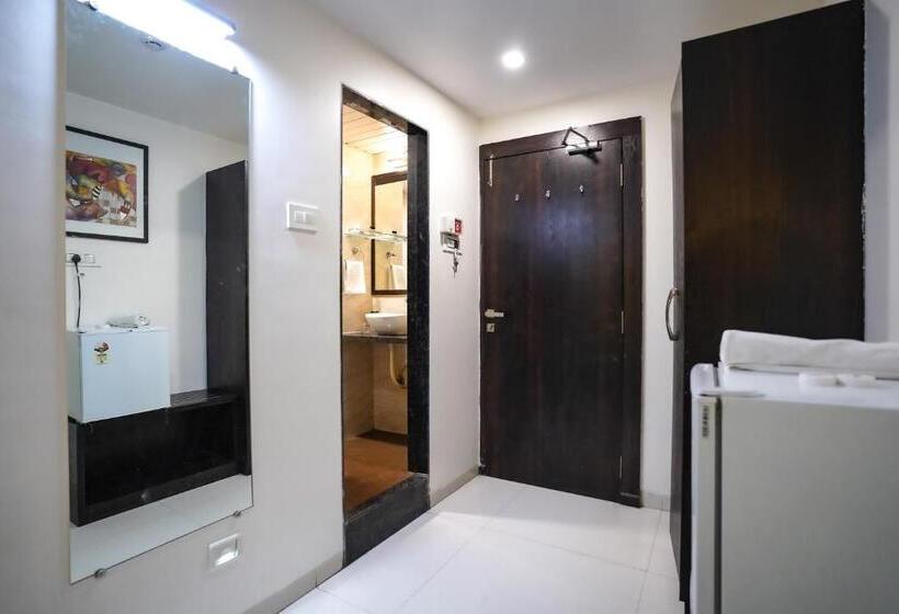 هتل Singh`s By Wb Inn, Vashi, Navi Mumbai