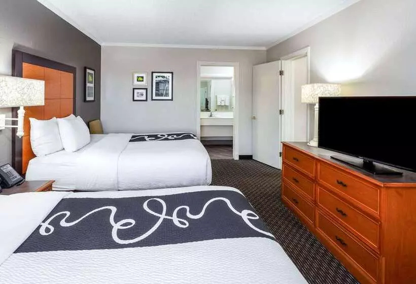 호텔 La Quinta Inn By Wyndham Laredo I35