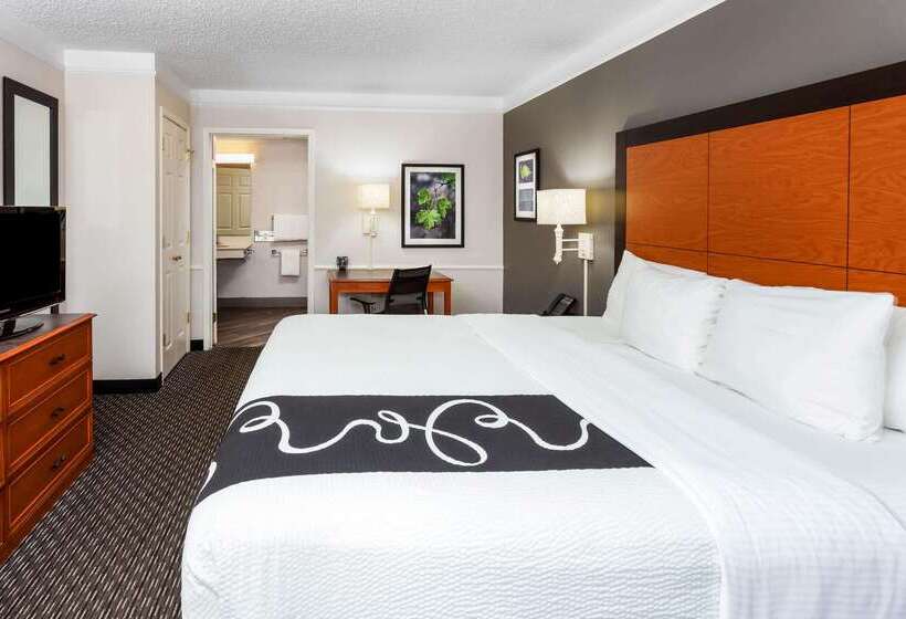 Hotelli La Quinta Inn By Wyndham Laredo I35