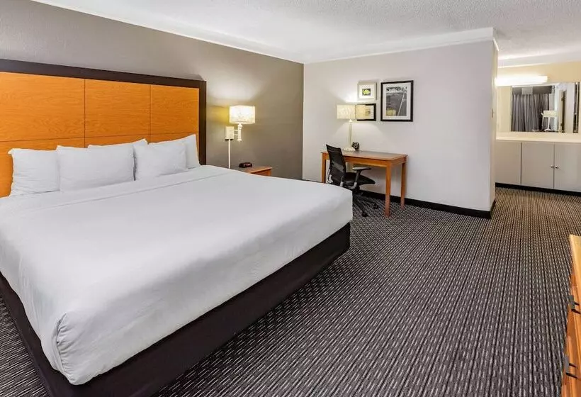 호텔 La Quinta Inn By Wyndham Laredo I35