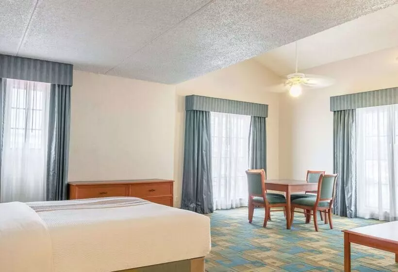 호텔 La Quinta Inn By Wyndham New Orleans West Bank / Gretna