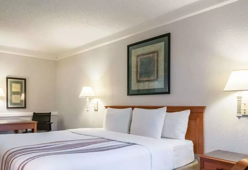 호텔 La Quinta Inn By Wyndham New Orleans West Bank / Gretna