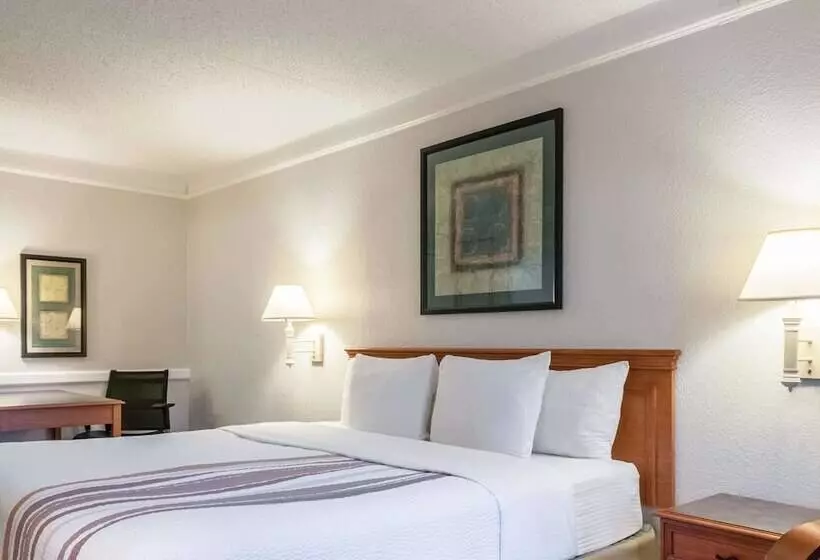 호텔 La Quinta Inn By Wyndham New Orleans West Bank / Gretna