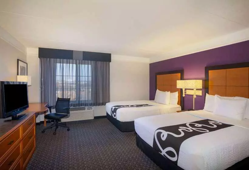 هتل La Quinta By Wyndham St. Louis Westport