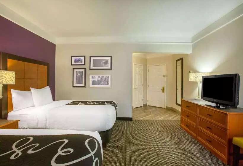 هتل La Quinta By Wyndham St. Louis Westport