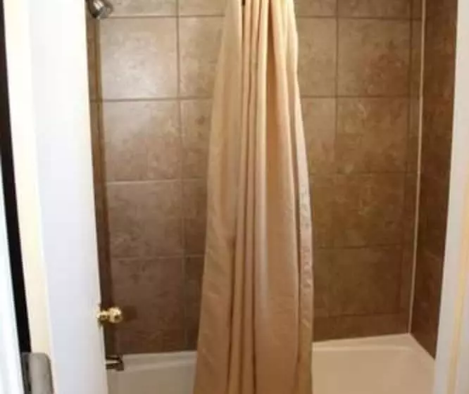 Hotelli Lakeshor Motor Inn