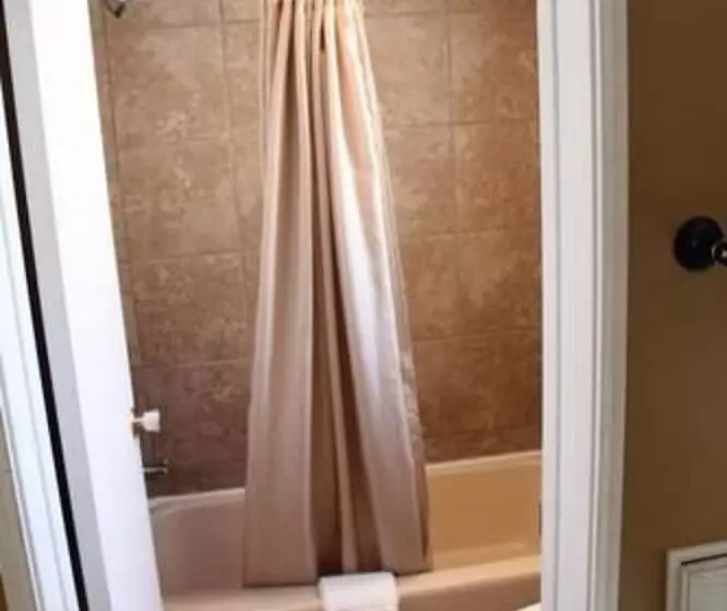 Hotelli Lakeshor Motor Inn