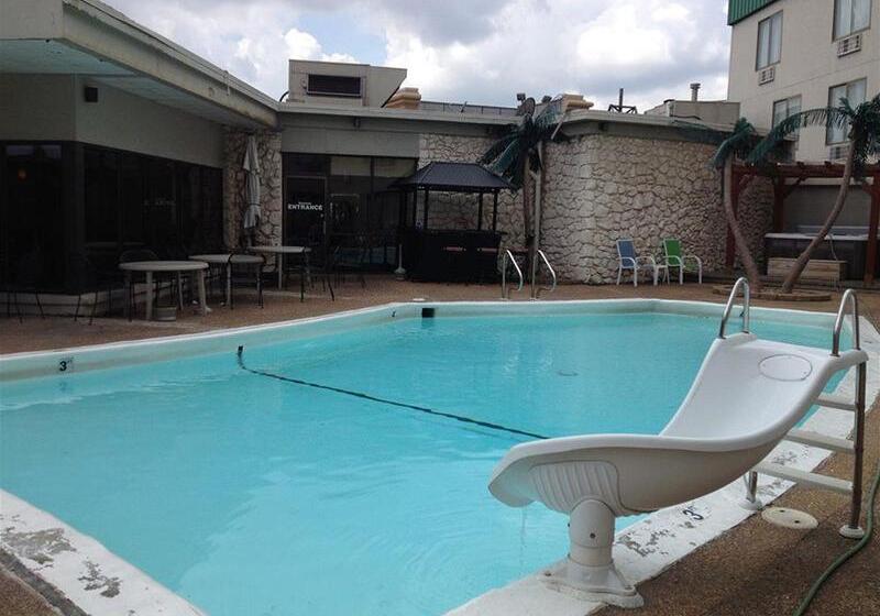 בית מלון כפרי Lamplighter Innsouth