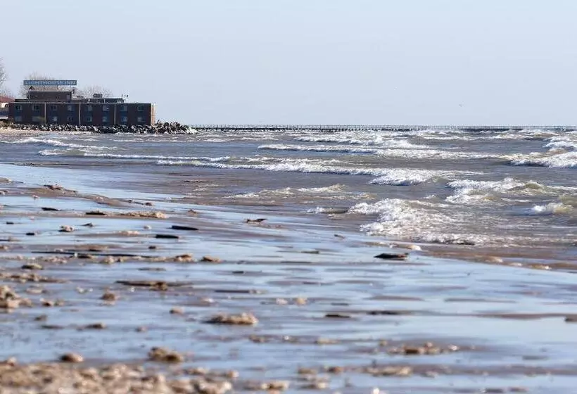 Отель Lighthouse Inn Two Rivers