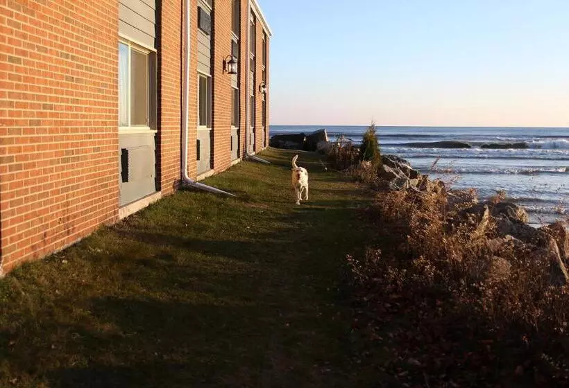 Отель Lighthouse Inn Two Rivers