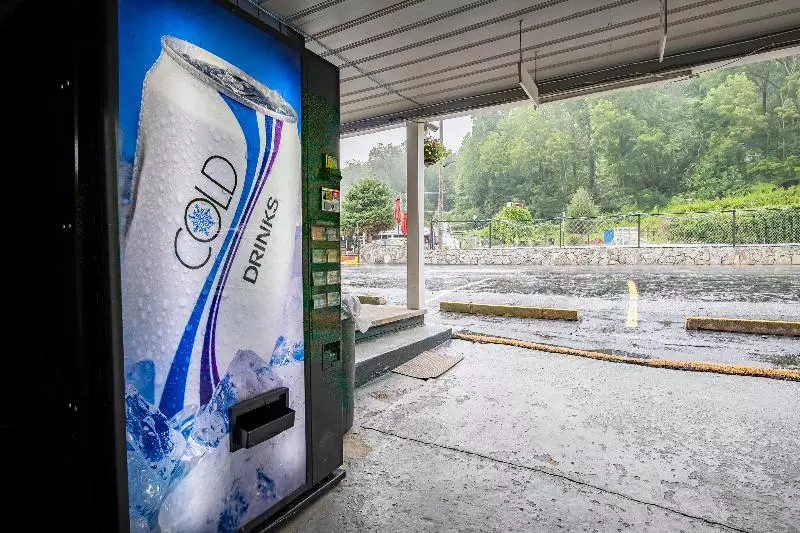 Szálloda Lloyds On The River Country Inn