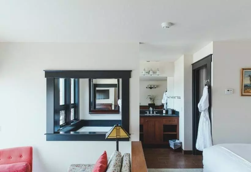 Hotelli Lodge at Noyo River