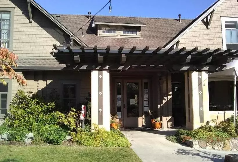 Hotelli Lodge at Noyo River