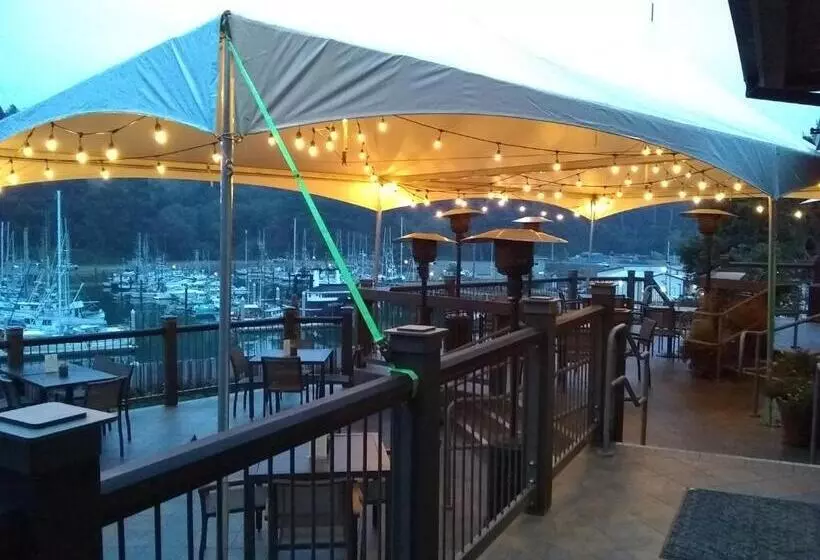 Hotelli Lodge at Noyo River