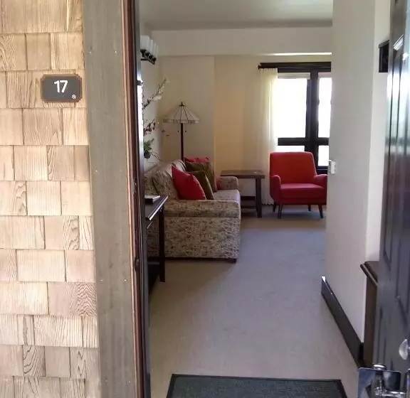 Hotelli Lodge at Noyo River