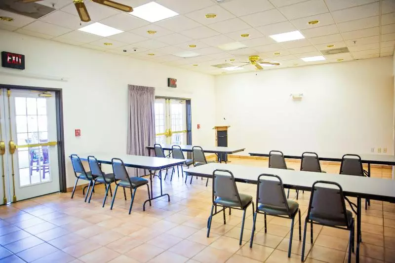 فندق Los Viajeros Inn