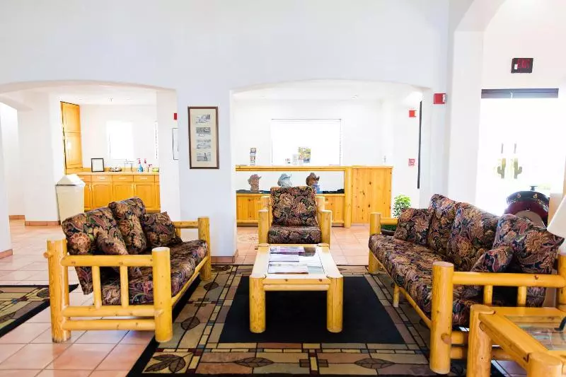 فندق Los Viajeros Inn