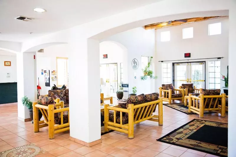 فندق Los Viajeros Inn