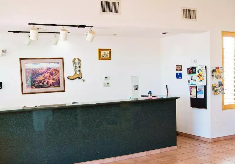 فندق Los Viajeros Inn