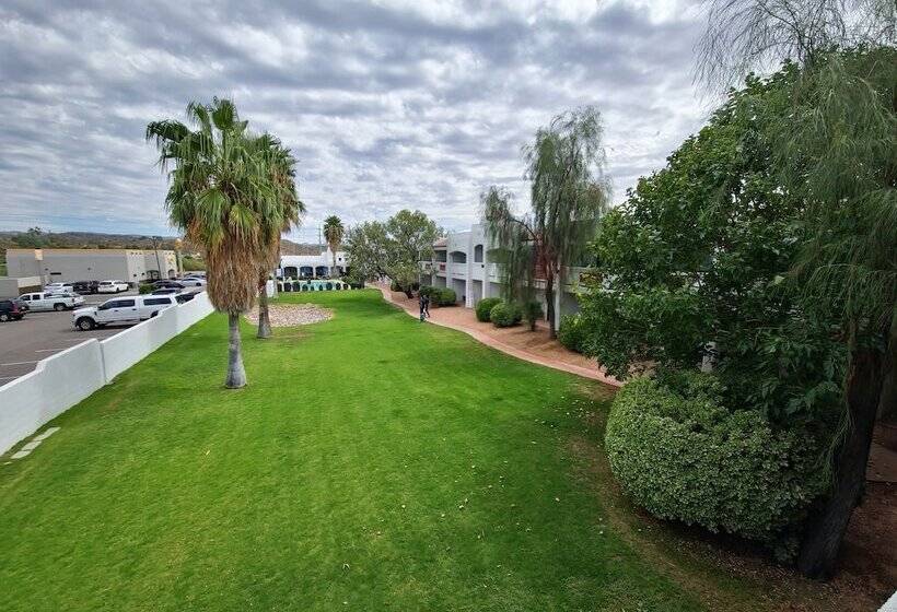 فندق Los Viajeros Inn