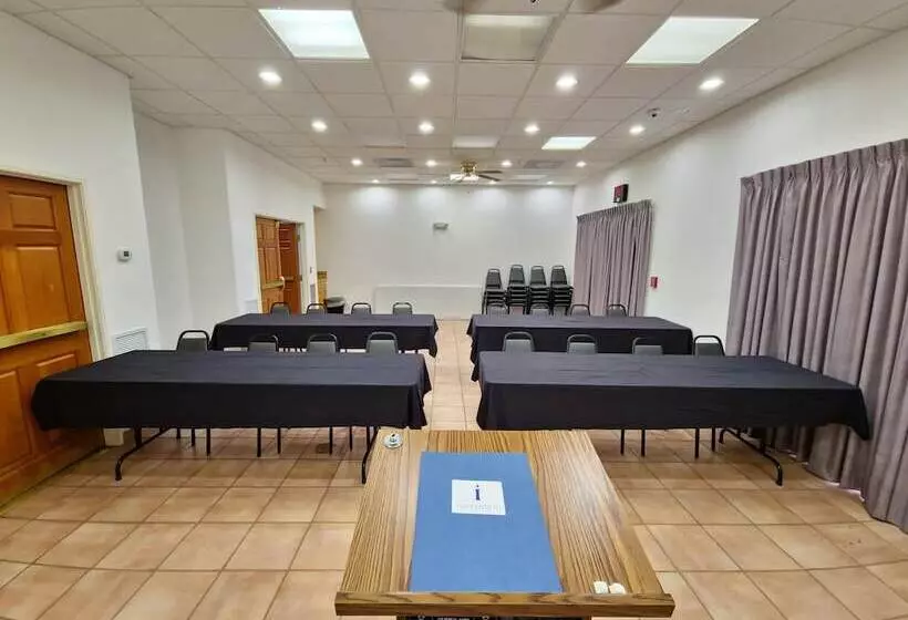 فندق Los Viajeros Inn