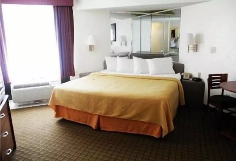 ホテル Quality Inn And Suites Indianapolis