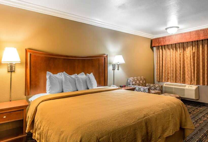 Отель Quality Inn Lake Elsinore I 15