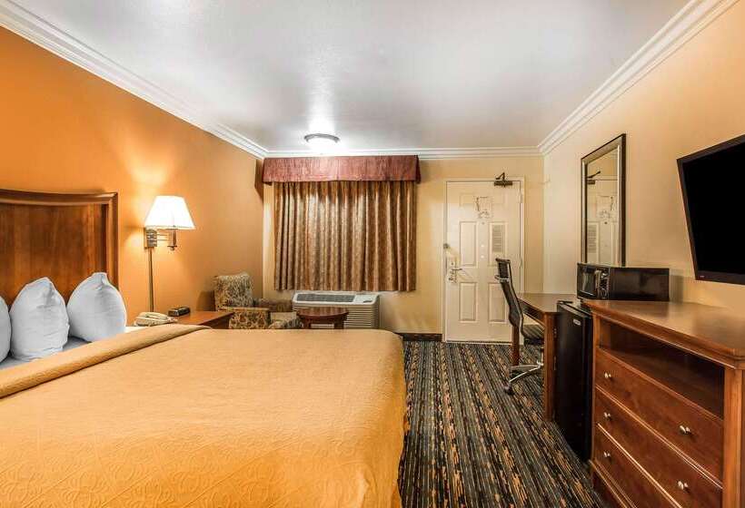 Отель Quality Inn Lake Elsinore I 15