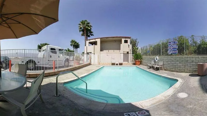 酒店 Quality Inn Lake Elsinore I 15