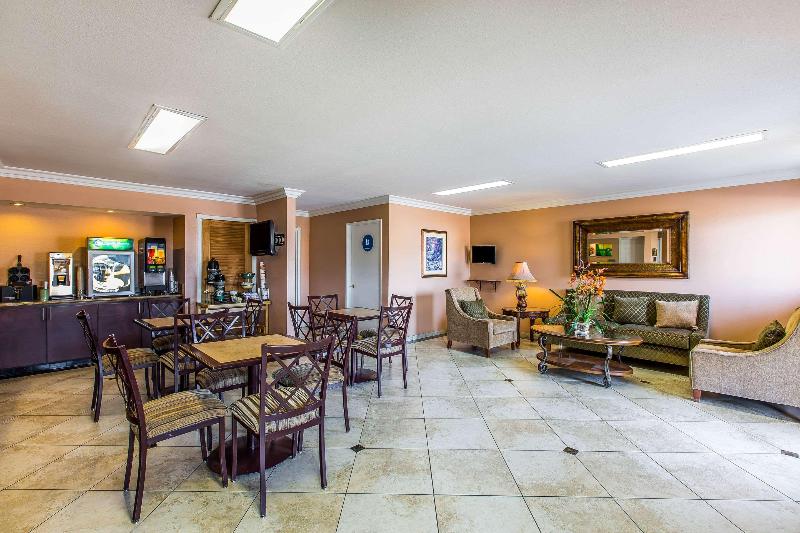 Отель Quality Inn Lake Elsinore I 15