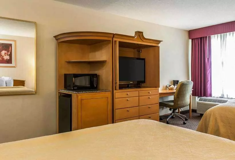 فندق Quality Inn & Suites Shelbyville I 74