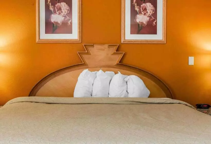 فندق Quality Inn & Suites Shelbyville I 74